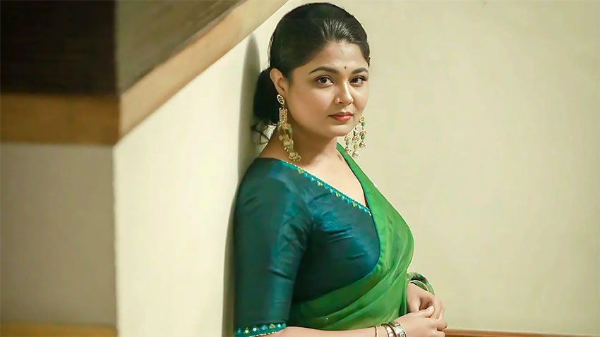 দ্বিতীয় বিয়ে ও অন্তঃসত্ত্বা হওয়ার খবর দিলেন মৌসুমী হামিদ
